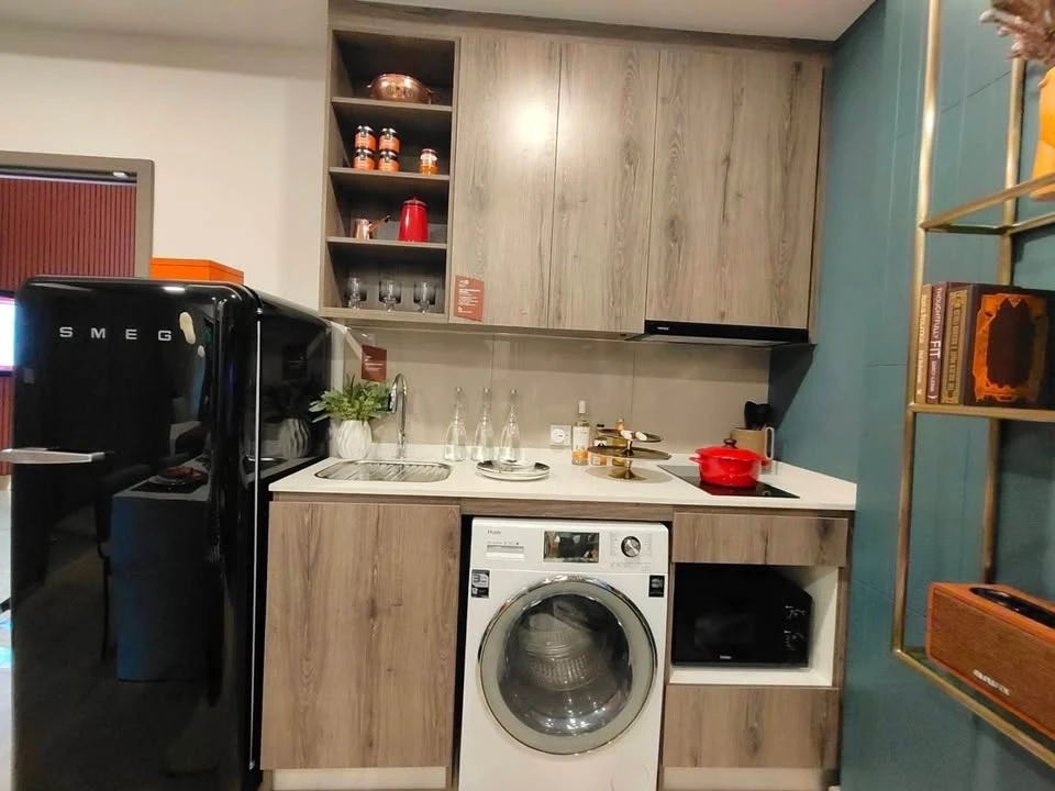 Selling down payment for Metris District Ladprao, 1 Bedroom Plus type, 24th floor, special room, closed kitchen, beautiful view, private, can't you re
