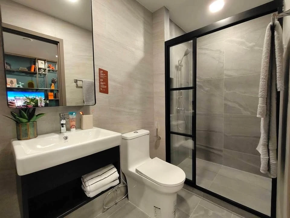 Selling down payment for Metris District Ladprao, 1 Bedroom Plus type, 24th floor, special room, closed kitchen, beautiful view, private, can't you re