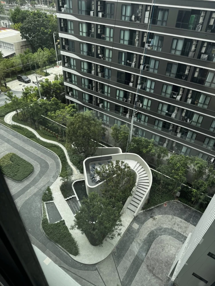 Selling down payment for Modiz Avantgarde, very high floor unit, beautiful high view, Thammasat University view. If you don't reserve, you'll really m