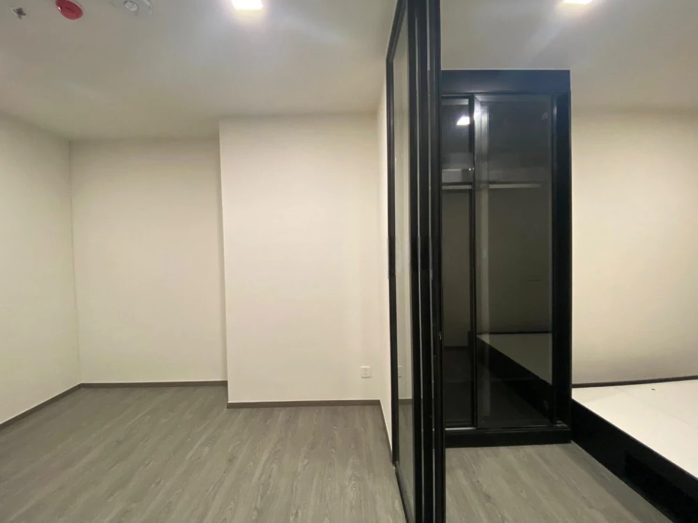 Selling a Modiz Avantgarde condo unit in a great location with complete amenities. Book now!
