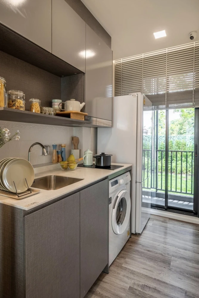 Selling a 1-bedroom unit at Modiz Vault Kaset Sripatum, 6th floor, fully furnished. Book now!