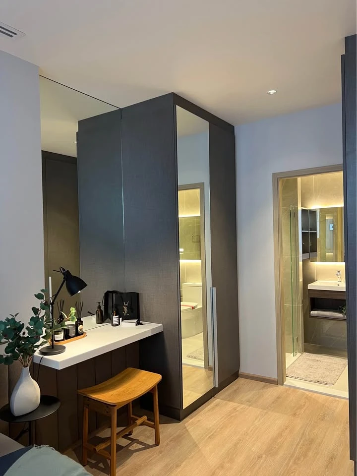 Selling down payment Noble Nue District R9, 23rd floor, very high, view side of G Tower / Central Rama9 building, no blocked view, don't miss it.