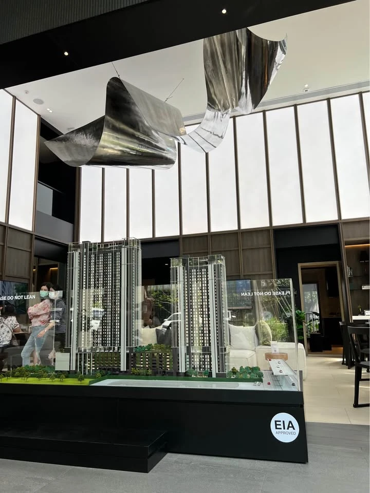 Selling down payment Noble Nue District R9, 23rd floor, very high, view side of G Tower / Central Rama9 building, no blocked view, don't miss it.