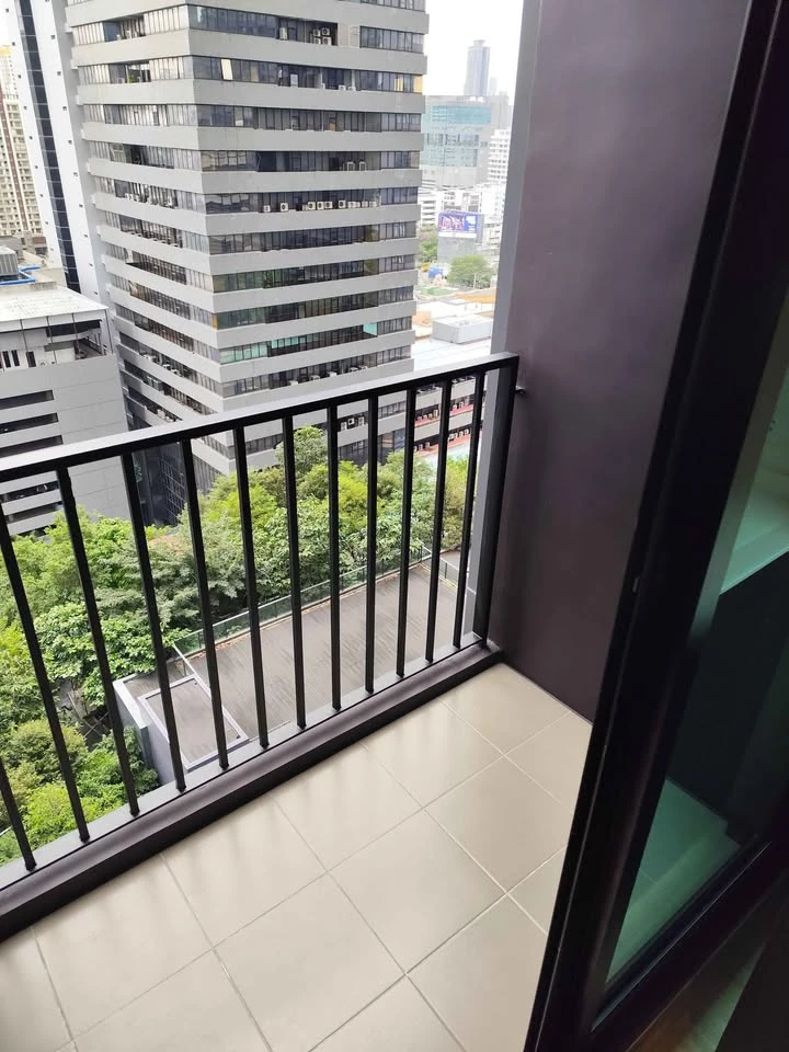 Selling down payment for Noble Nue District R9, unit on the 34th floor (very high!). Fully furnished with complete functionality. Book now, don't wait