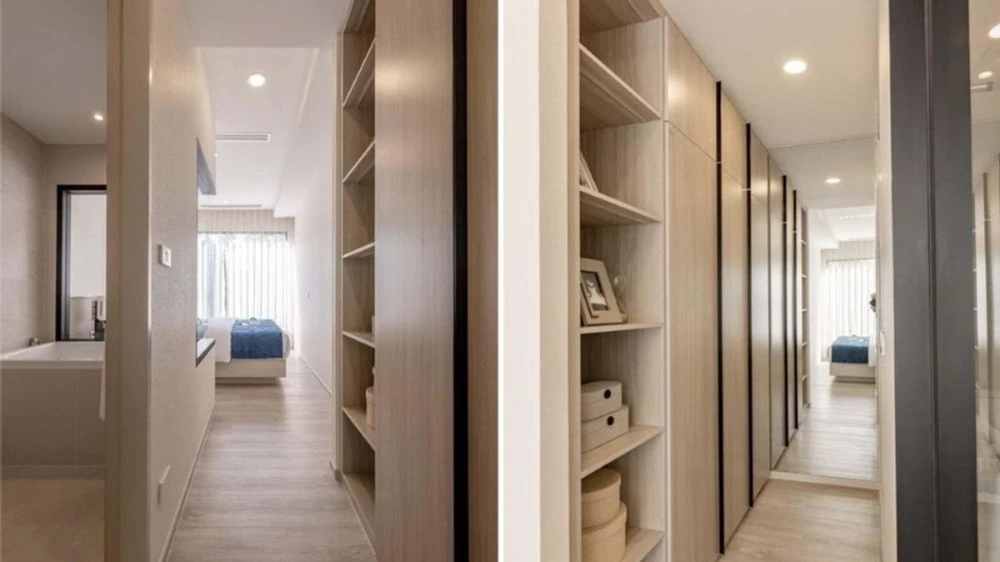Down payment for sale at Origin Place Bangna, only one side is attached to a neighbor's room, very private, interested, reserve now.