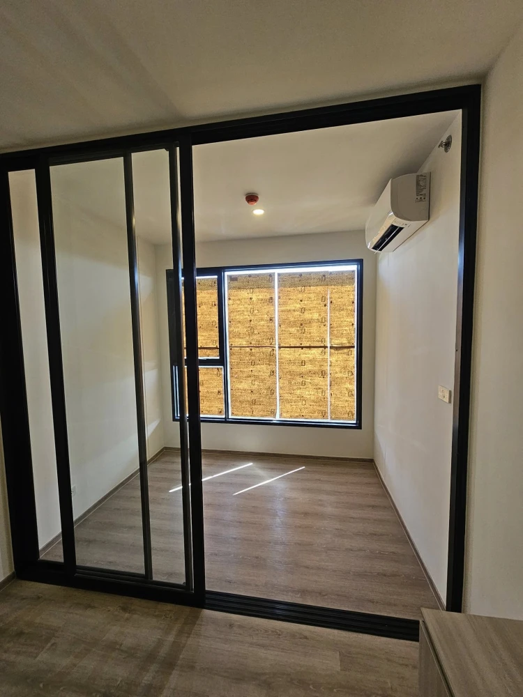 Selling a pre-sale unit at Origin Place Bangna. A lovely unit on the 8th floor, in a great location, and fully furnished. Book now!