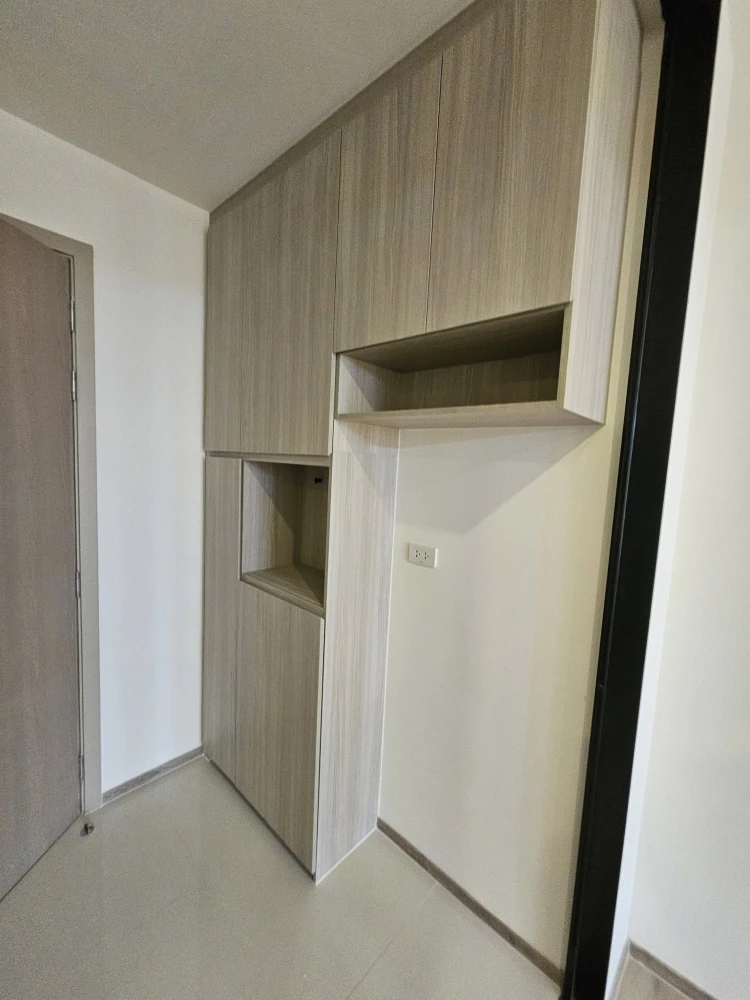 Selling a pre-sale unit at Origin Place Bangna. A lovely unit on the 8th floor, in a great location, and fully furnished. Book now!