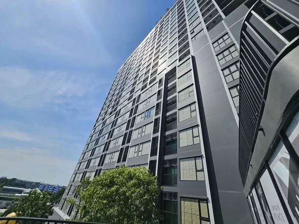 Selling a pre-sale unit at Origin Place Bangna. A lovely unit on the 8th floor, in a great location, and fully furnished. Book now!