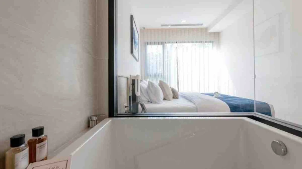 Down payment sale for Origin Place Bangna, corner room, not crowded, convenient location, beautiful view, reserve now!