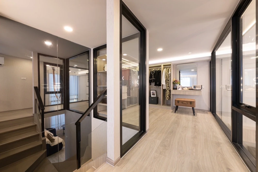 Selling down payment Origin Place Phetkasem, Duplex room, 1 Bedroom Plus type, corner room, next to the fire escape, not next to other rooms, must res