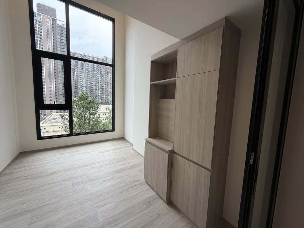 Selling down payment for Origin Place Phetkasem. Nice unit with spacious living area, high ceilings, and pet-friendly. Book now!