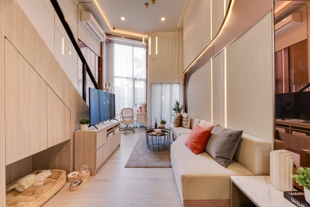 Selling down payment for Origin Place Phetkasem. High ceilings, spacious and airy unit. Good location, not crowded. Book now!