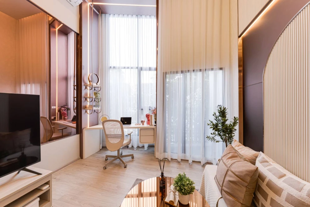 Selling down payment for Origin Place Phetkasem. High ceilings, spacious and airy unit. Good location, not crowded. Book now!
