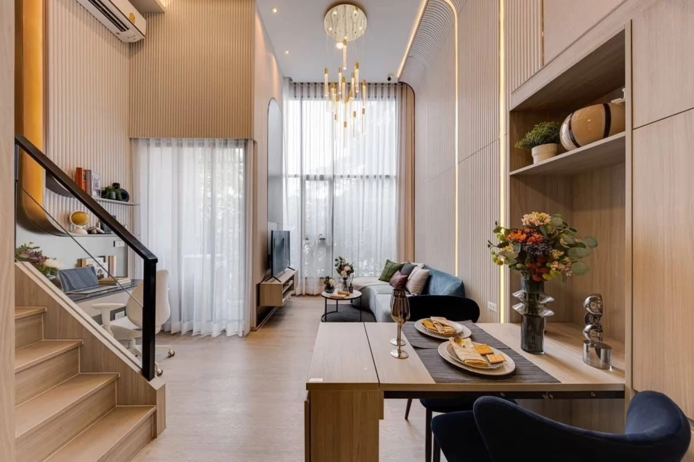 Selling down payment for Origin Place Phetkasem, a spacious unit with high ceilings and complete amenities. Book now!
