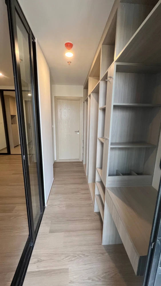 Selling down payment for Origin Play Bangkhunnon Triple Station, 11th floor. Great project, great place to live. Book now!
