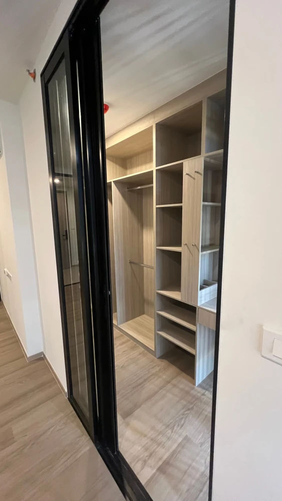Selling down payment for Origin Play Bangkhunnon Triple Station, 11th floor. Great project, great place to live. Book now!
