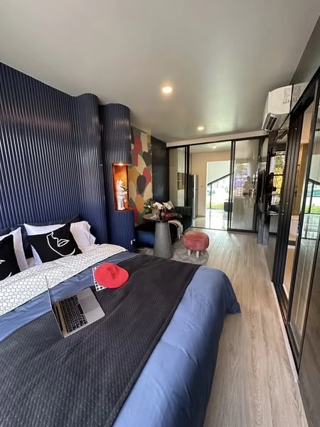 Down payment for sale Origin Play Bangkhunnon Triple Station, 18th floor, city view, nice to live in, buy now.
