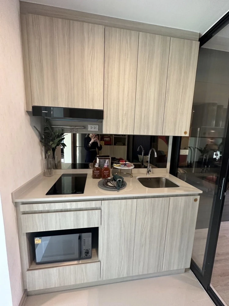 Down payment for sale Origin Play Bangkhunnon Triple Station, 18th floor, city view, nice to live in, buy now.