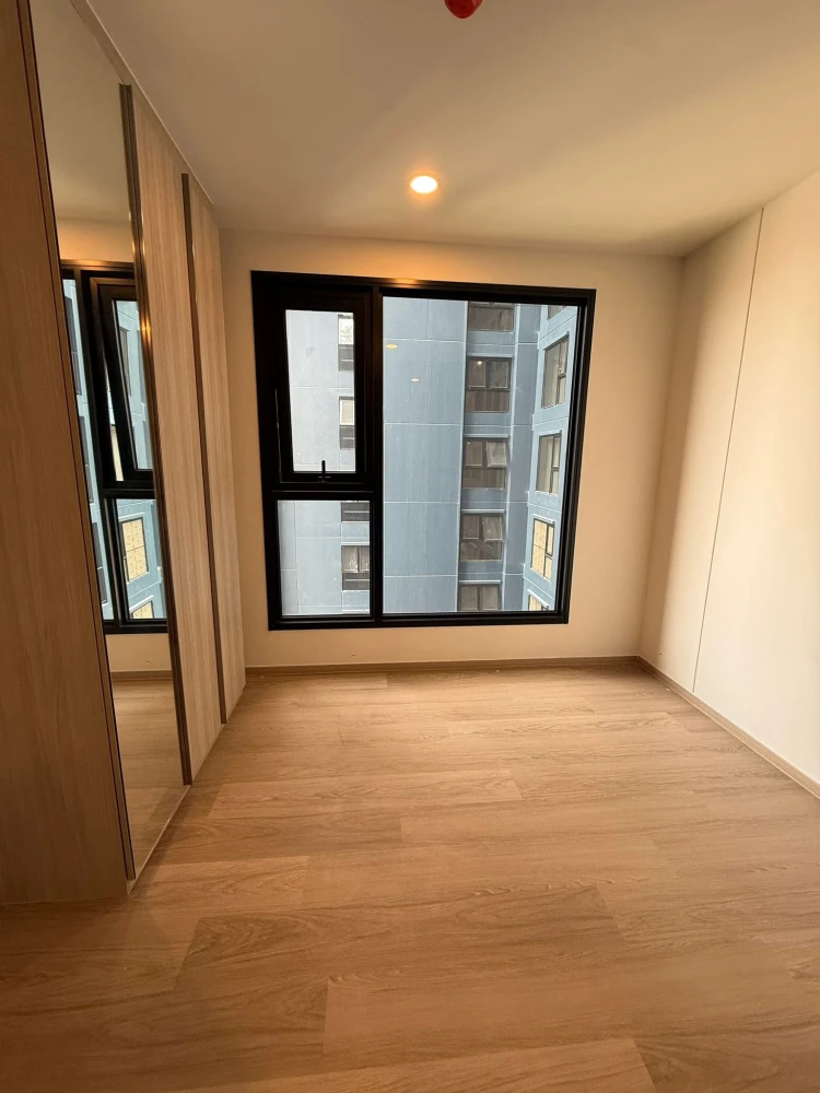 Selling down payment for Origin Play Bangkhunnon Triple Station. A great-livable unit in a prime location, fully furnished. Book now!
