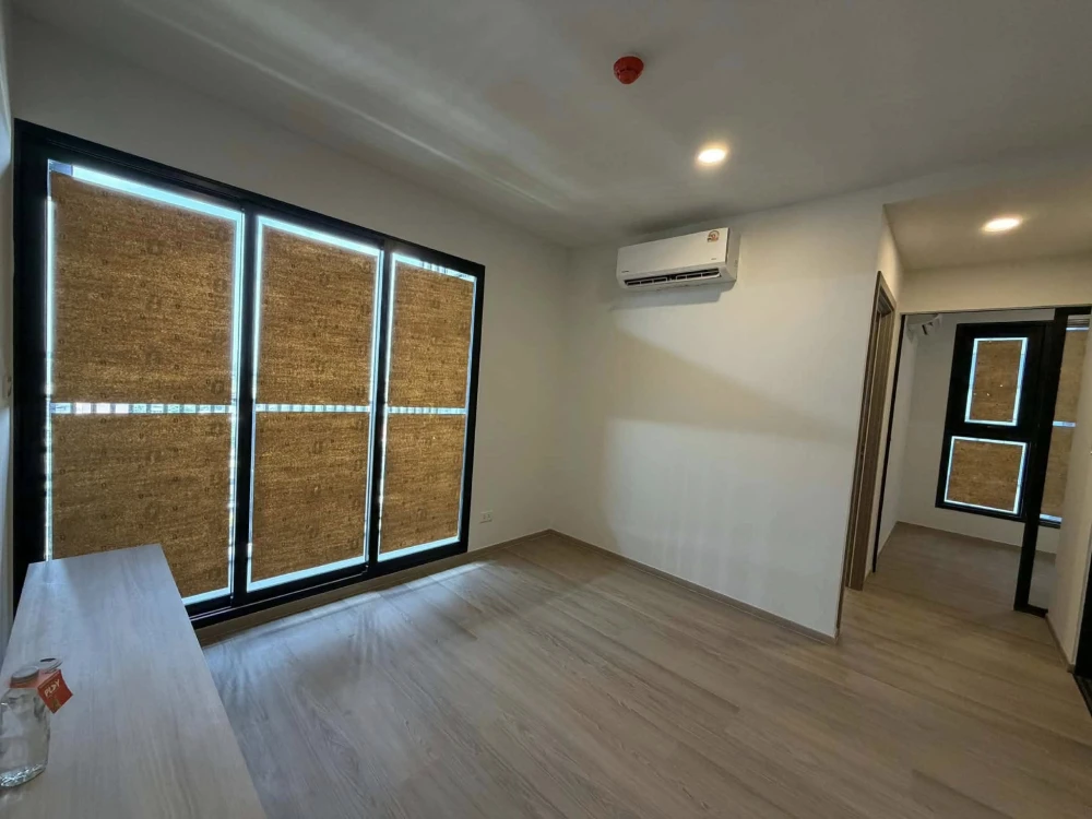 Selling down payment for Origin Play Bangkhunnon Triple Station, corner unit, less crowded, great location, convenient transportation. Book now!