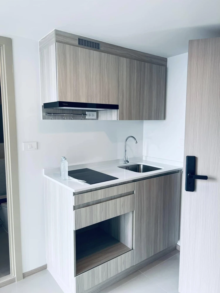 Selling down payment for ORIGIN PLAY BANGKHUNNON, unit on the 20th floor in a prime location. You definitely need to book this!