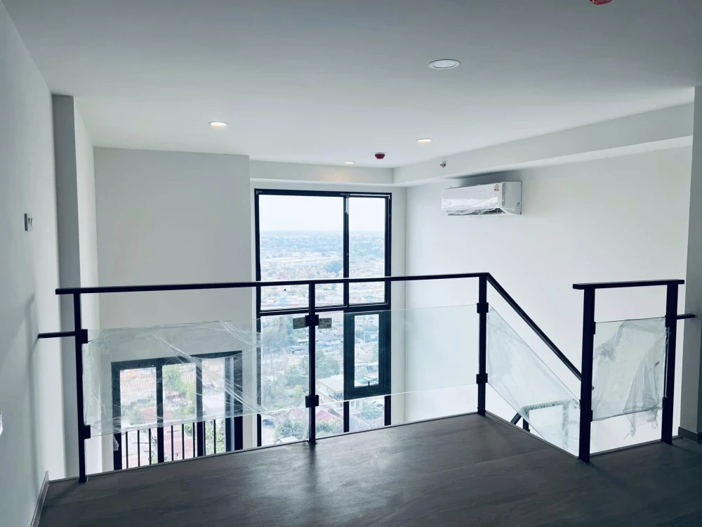 Selling down payment for ORIGIN PLAY BANGKHUNNON, unit on the 20th floor in a prime location. You definitely need to book this!