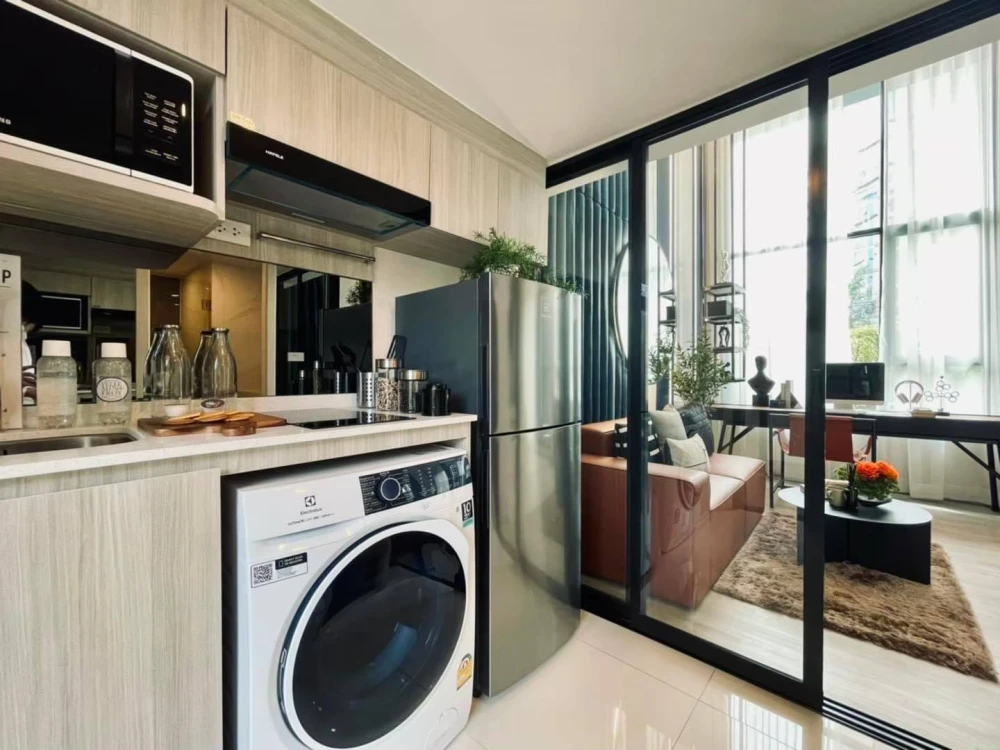Selling down payment Origin Plug & Play E22 Station, 14th floor, Duo Space room. Interested, hurry and reserve now. Urgent!
