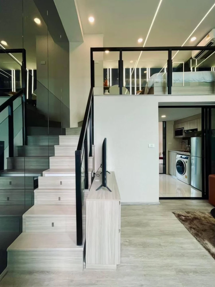 Selling down payment Origin Plug & Play E22 Station, 14th floor, Duo Space room. Interested, hurry and reserve now. Urgent!