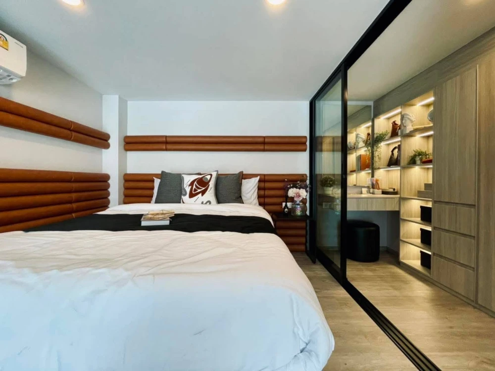 Selling down payment Origin Plug & Play E22 Station, 19th floor, good project, nice location, reserve now, urgently.