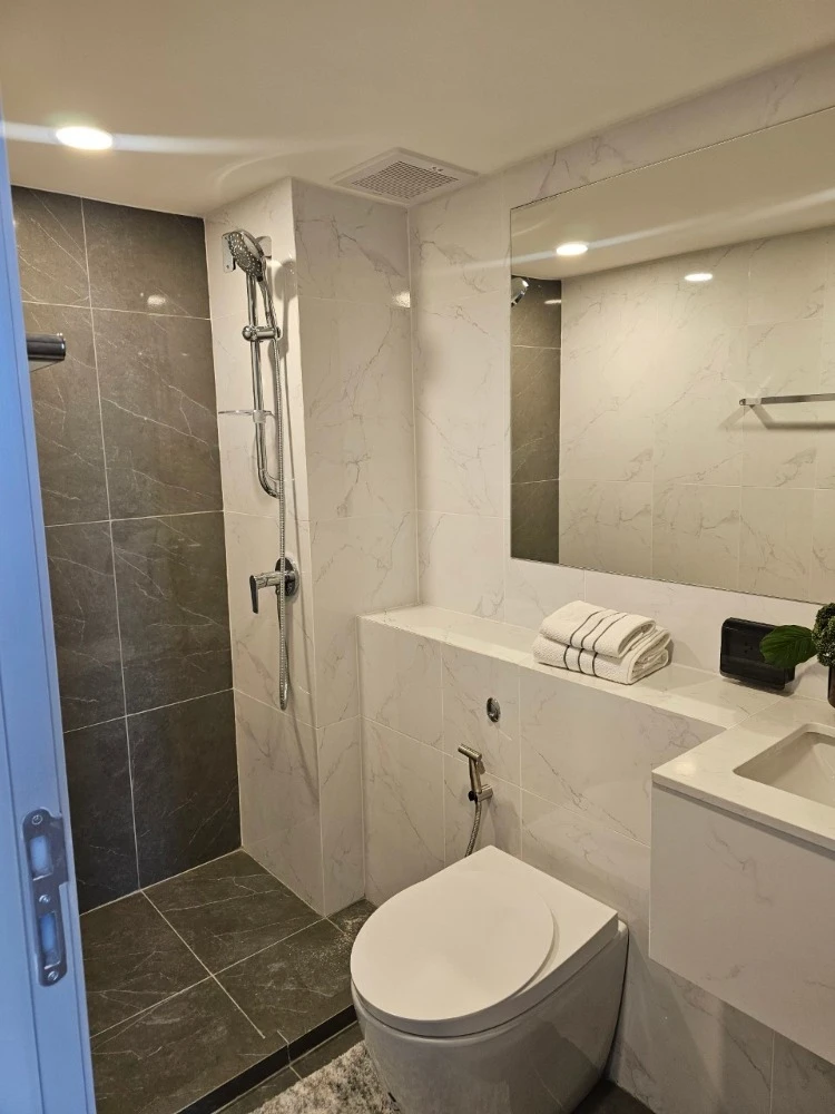 Selling down payment Origin Plug & Play Sirindhorn Station, 26th floor, Chao Phraya River view, interested, hurry and reserve now.