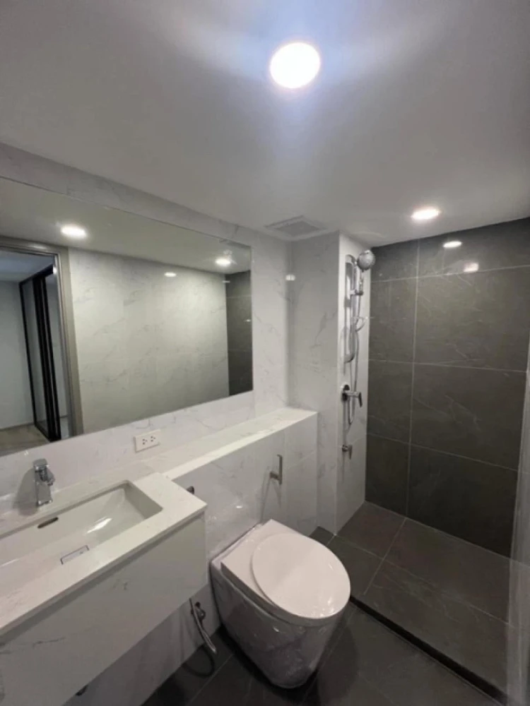 Selling down payment Origin Plug & Play Sirindhorn Station, 26th floor, Duo Space room, interested, hurry and reserve now.
