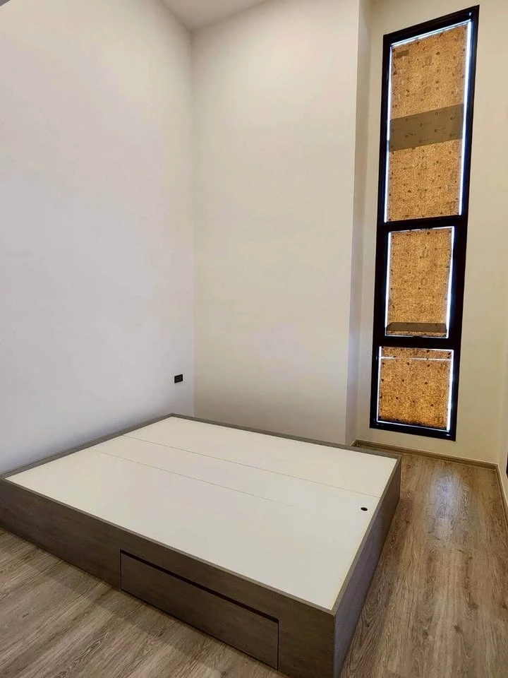 Selling down payment for Origin Plug & Play Sirindhorn Station, corner unit, east-facing, with Chao Phraya River and Rama VIII Bridge view. Extremely
