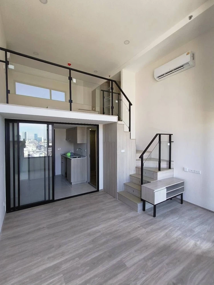 Selling down payment Origin Plug & Play Srinakarin, 18th floor, good project, nice location, reserve now, urgently.