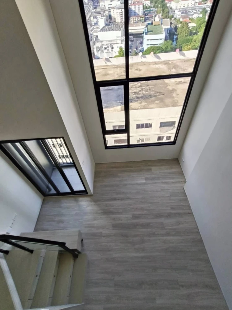 Selling down payment Origin Plug & Play Srinakarin, 18th floor, good project, nice location, reserve now, urgently.