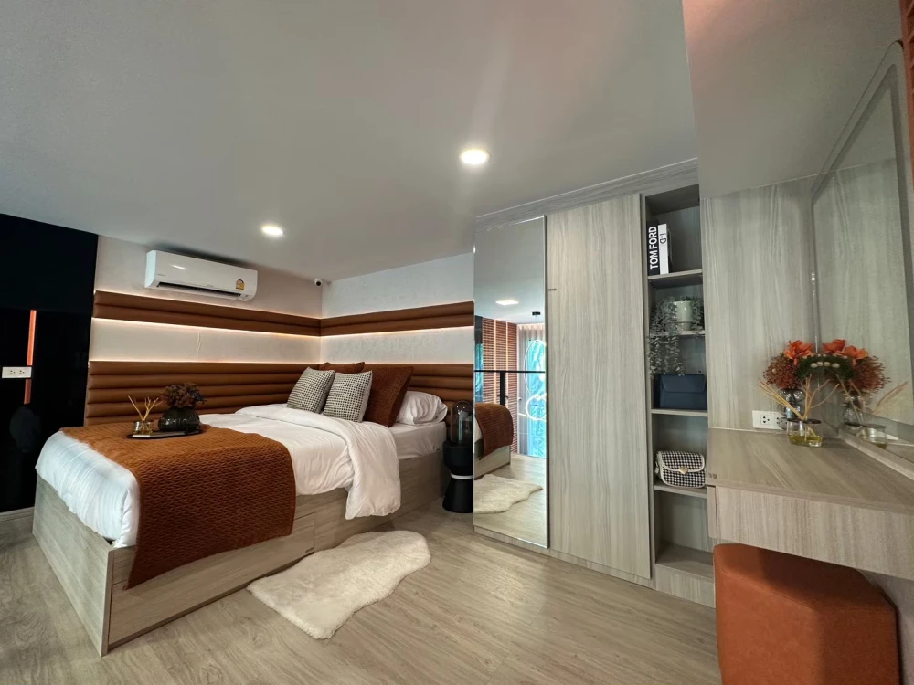 Down payment for sale Origin Plug & Play Srinakarin, 19th floor, open view, garden view + city view, open, no buildings blocking, reserve now