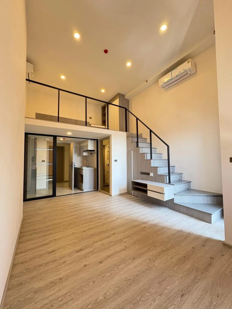 Selling down payment Origin Plug and Play Sirinthorn, 24th floor, city view room, no buildings blocking, great price, buy now.