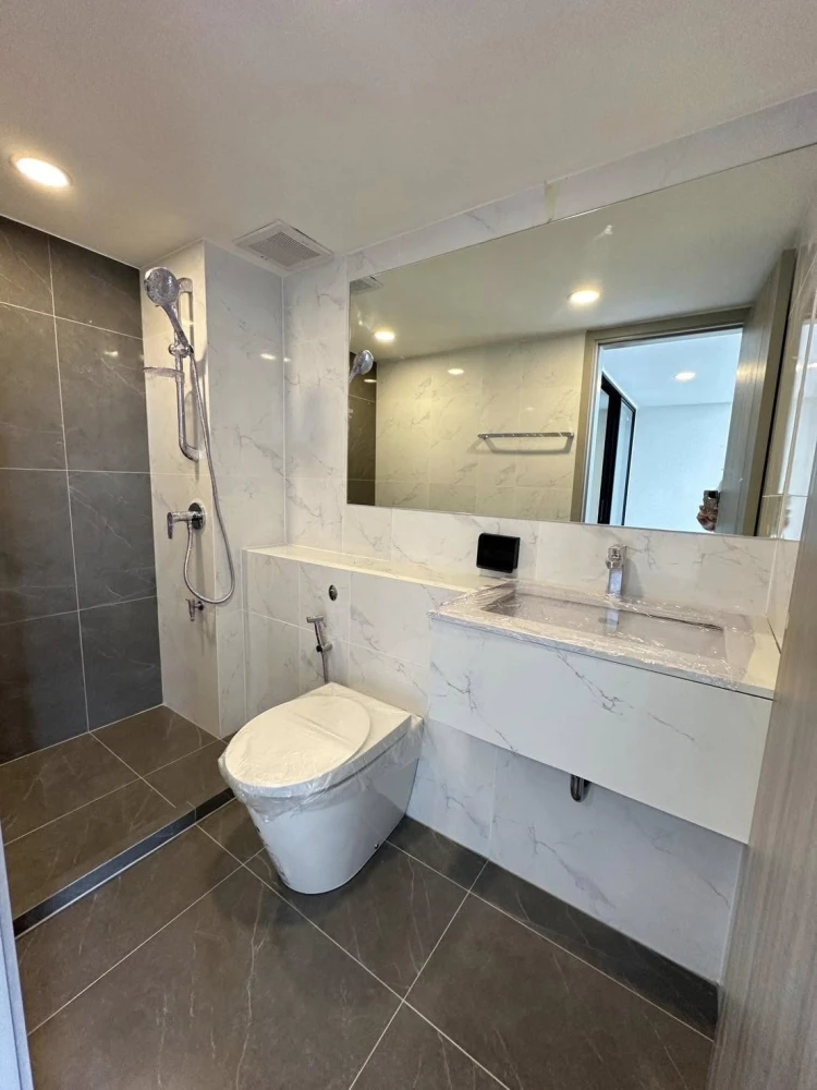 Selling down payment Origin Plug and Play Sirinthorn, 24th floor, city view room, no buildings blocking, great price, buy now.