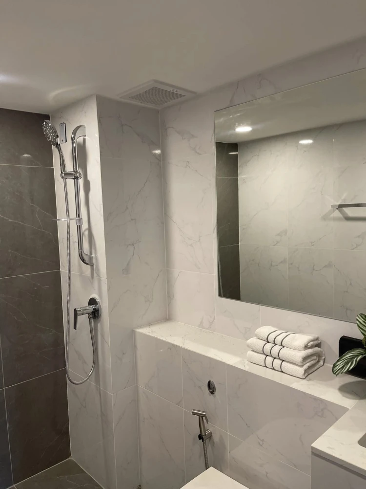 Selling down payment Origin Plug and Play Sirinthorn, 24th floor, city view room, no buildings blocking, great price, buy now.