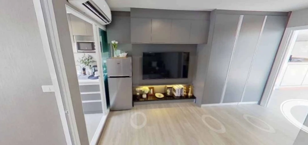 Down payment for sale, Regent Home Bangna, 4th floor, room 419, swimming pool view, interested in owning, reserve now.