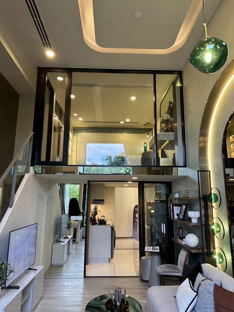 Selling a SO Origin Siriraj 1-bedroom, 1-bathroom unit. High ceilings, spacious and airy. Fully furnished with complete amenities. Book now!