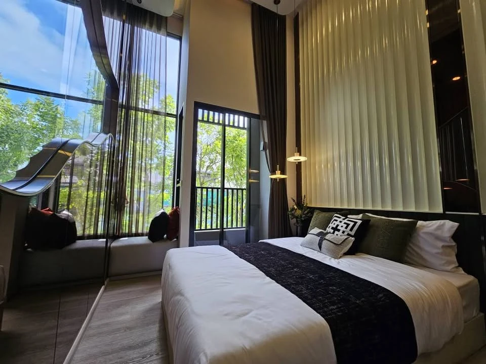 Selling down payment on So Origin Siriraj, 2-Bedroom Duo Space type, ceiling height 4.2 meters, don't miss it.