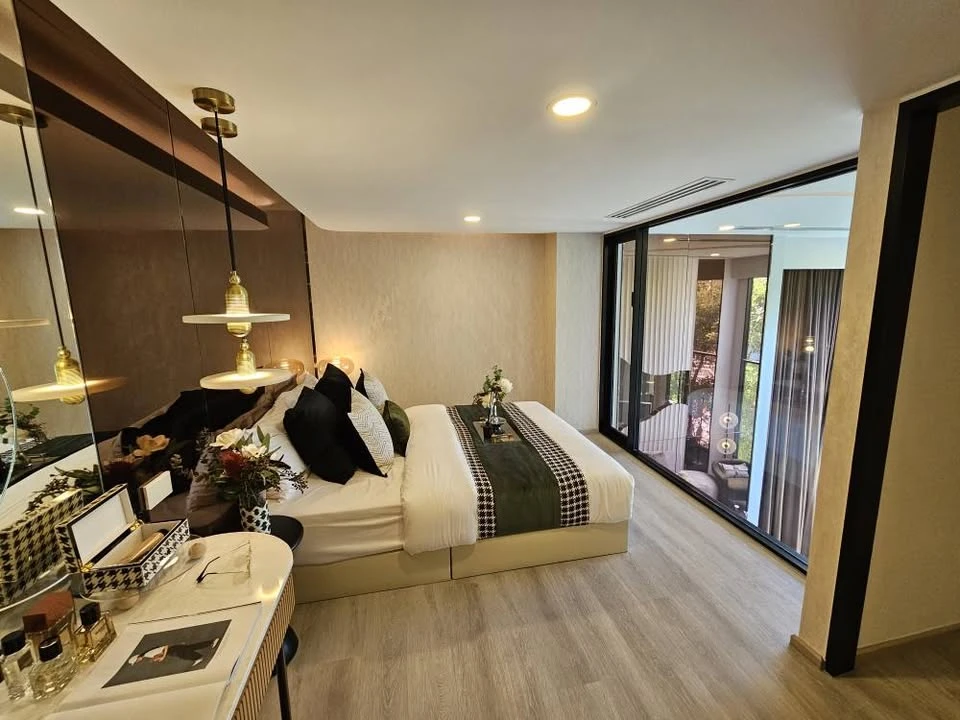 Selling down payment on So Origin Siriraj, 2-Bedroom Duo Space type, ceiling height 4.2 meters, don't miss it.