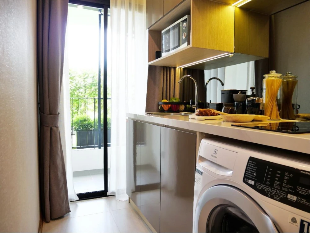 Selling down payment at The Livin Ramkhamhaeng, fully furnished room, fully fitted, open view, no blocked view, hurry and reserve now!
