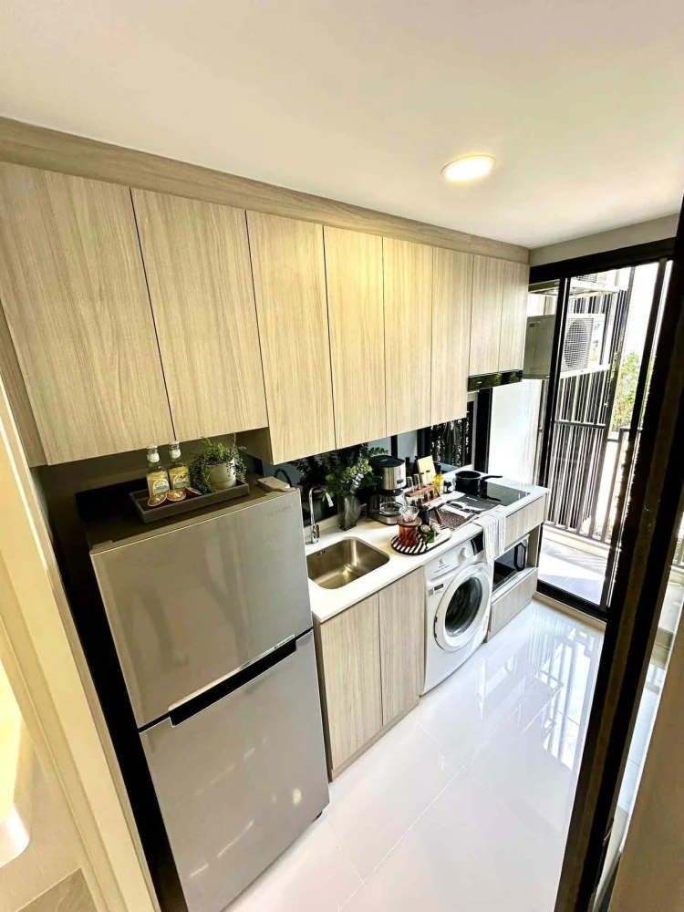 Selling down payment for The Origin Pinklao, 7th floor, unit 22. Excellent project with complete facilities. Book now!