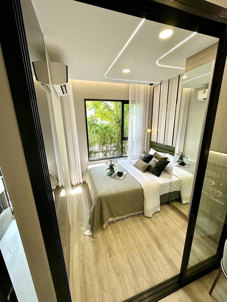 Selling down payment for The Origin Pinklao, 7th floor, unit 22. Excellent project with complete facilities. Book now!