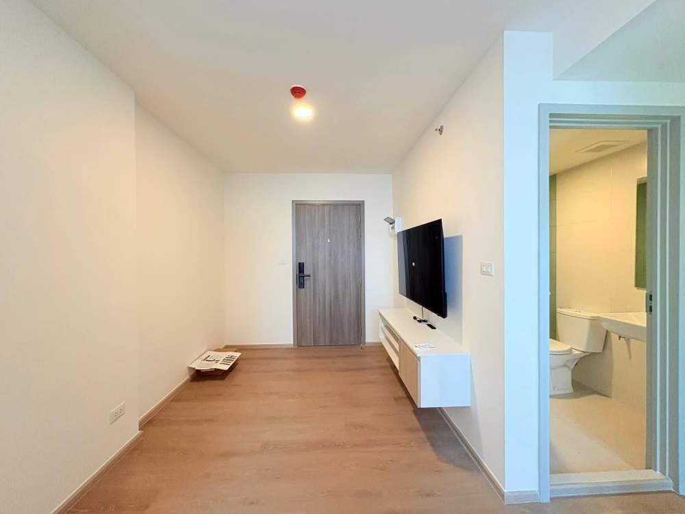 Selling down payment for The Origin Sukhumvit - Praksa. A great-livable unit in a prime location with a beautiful, unblocked view. Don't miss out!