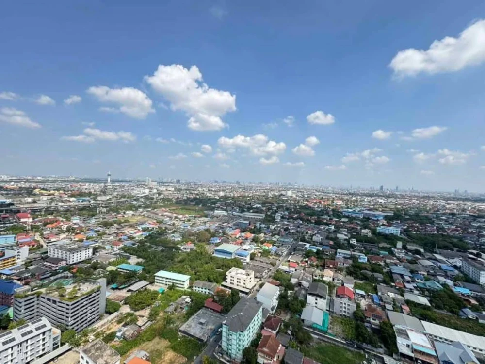 Selling down payment for The Origin Sukhumvit - Praksa. A great-livable unit in a prime location with a beautiful, unblocked view. Don't miss out!