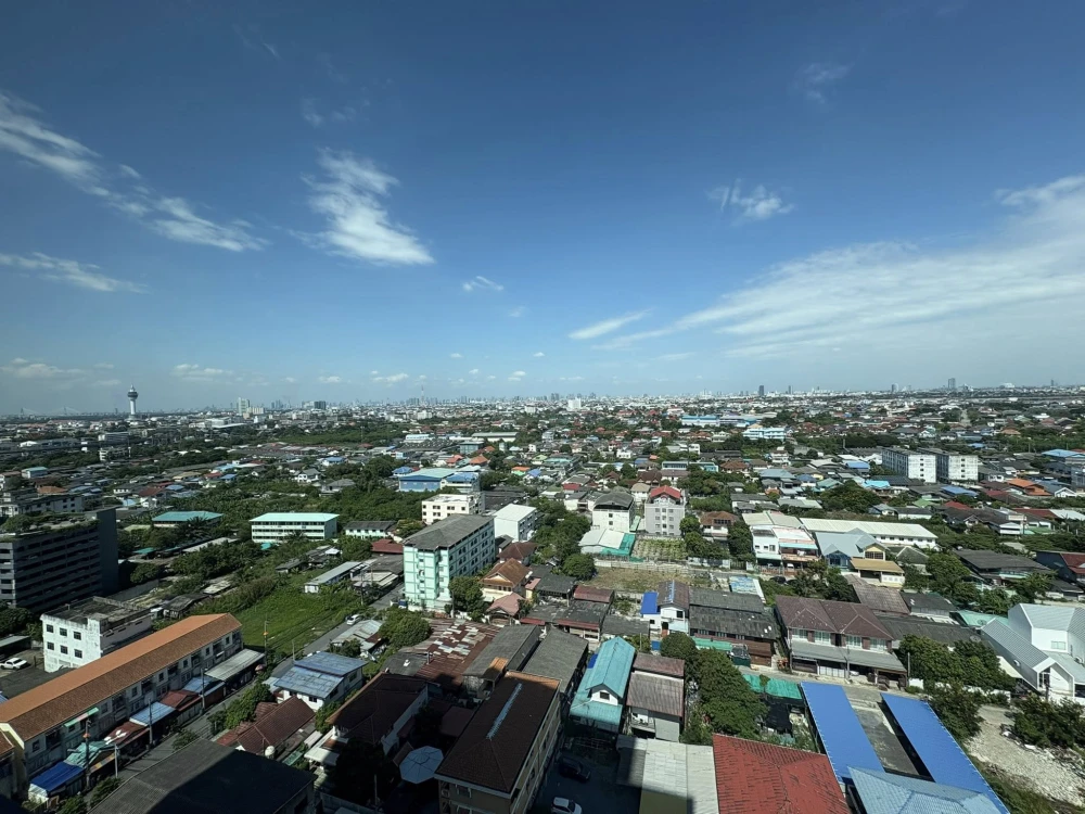 Selling down payment for The Origin Sukumvit - Praksa, 31st floor, North facing, breezy and not hot. The unit is opposite the fire escape with an unob