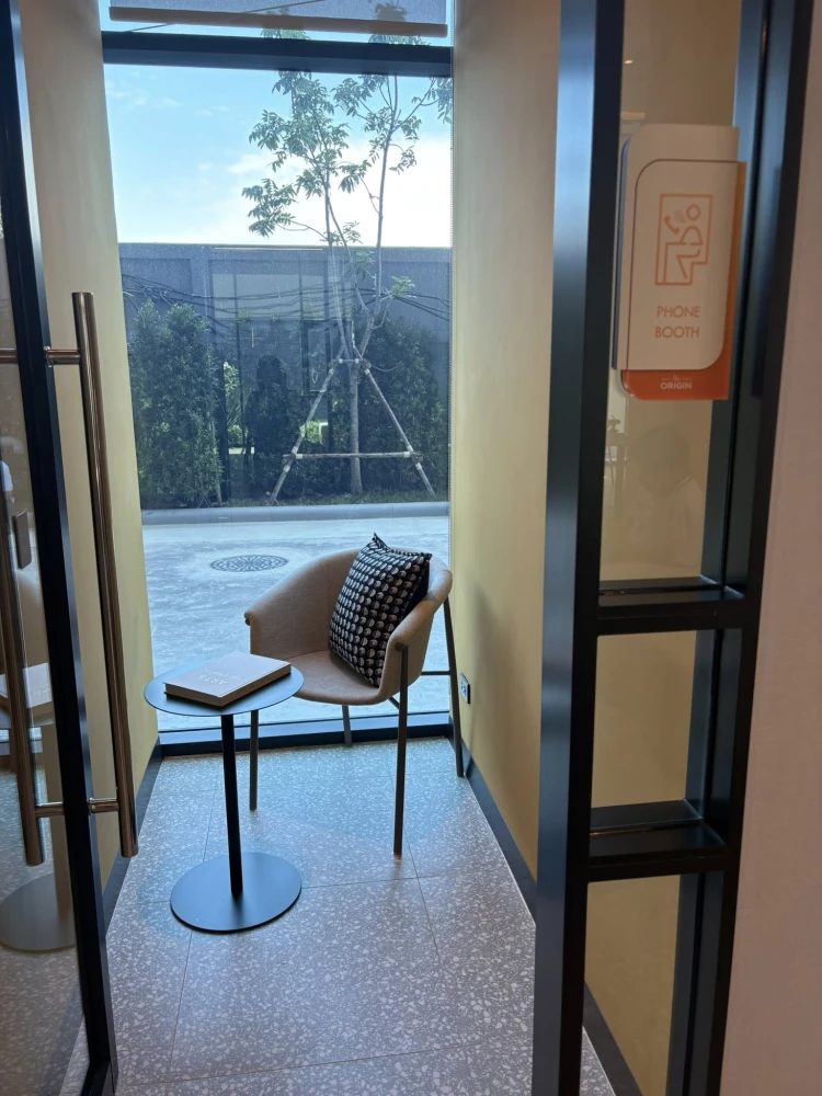 Selling down payment for The Origin Sukumvit - Praksa, 31st floor, North facing, breezy and not hot. The unit is opposite the fire escape with an unob