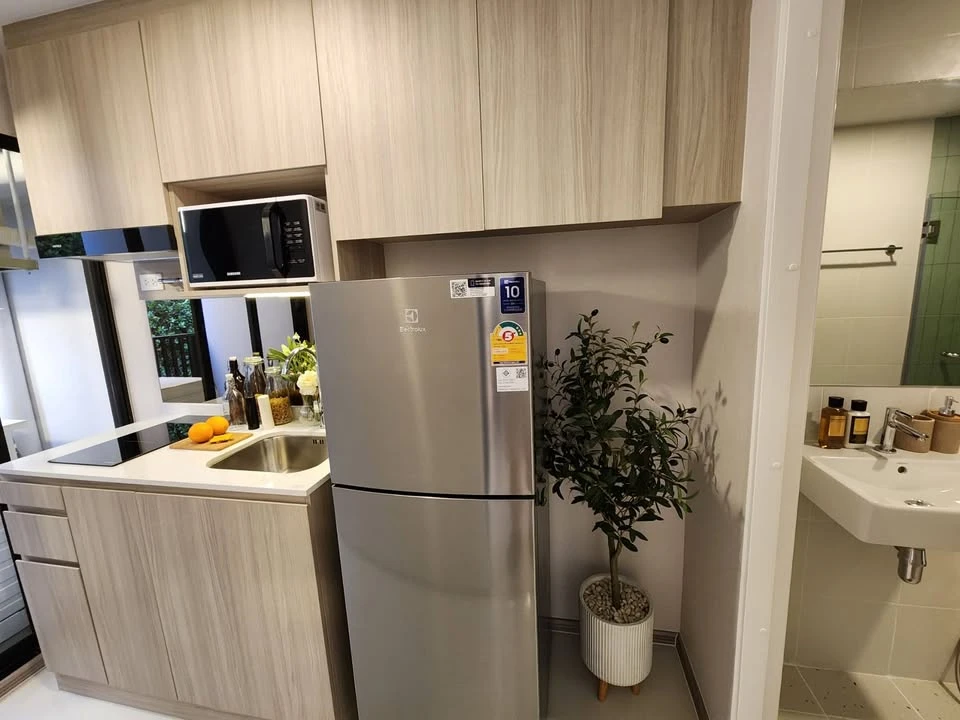 Selling down payment The Origin Bang Khae, the room is in a very good location, located at the corner, empty room, no furniture, those who like to dec